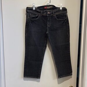 Old Navy size 8, dark blue Denim Capri Jeans.  Ultra low waist, stretch.